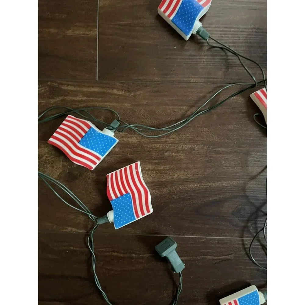 Vintage American Flag Blow Mold String Lights 10 Flags on green cord Working